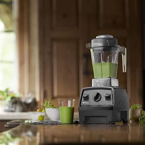 How to Use a Vitamix Blender for Beginners - Roots&Bulbs