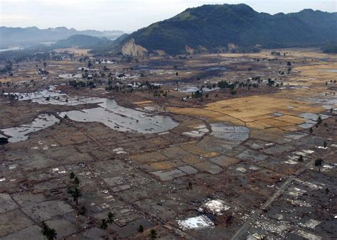 🔥 Near the coast of Sumatra, Indonesia: A village destroyed by the ...