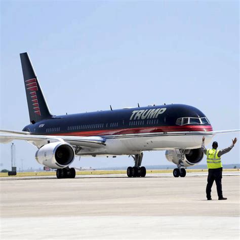 Donald Trump’s Boeing 757 Private Jet Has Been Remodeled With New ...