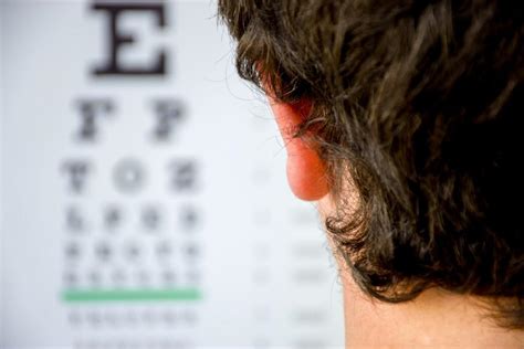 5 Signs of Nearsightedness: Benjamin Optical: Eye Center