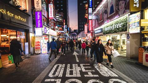 Guide to Shopping Districts Around Seoul, South Korea