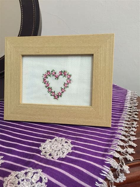 Cross stitch frame Cross Stitch, Frame, Crafts, Home Decor, Picture Frame, Punto De Cruz ...