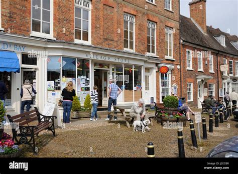 Woburn village bedfordshire hi-res stock photography and images - Alamy