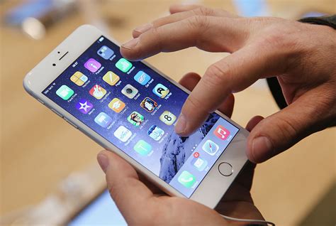 Apple Promises Fix For iPhone 6 Plus 'Touch Disease' | TIME