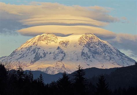 Lenticular clouds – the truth is out there | WSU Insider | Washington ...