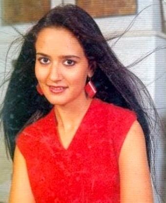 Ayesha Shroff - Biography, Height & Life Story | Super Stars Bio