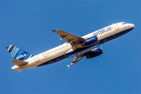 6 Low-Cost Airlines Ranked From Worst to Best | Cheapism.com