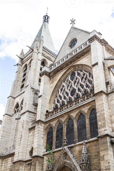 Notre Dame Cathedral 10909361 Stock Photo at Vecteezy