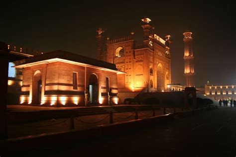 Allama Iqbal Tomb Lahore Wallpapers ~ Pakistani Tourism