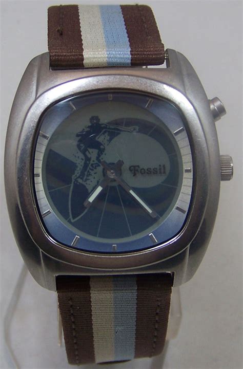 Fossil Surfer Watch Big Tic Animation Surfer in Wave on Fabric Band