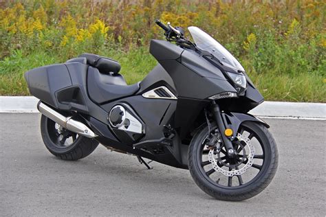 16 Best Touring Motorcycles for Long Rides (2022)