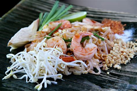 Pad Thai Recipe (ผัดไทย) - Part Five: Making Pad Thai - SheSimmers