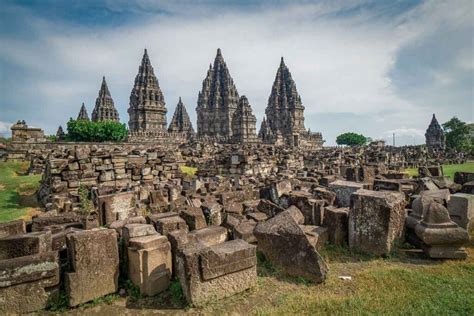 25 Famous Landmarks In Southeast Asia to add to Your Bucket List