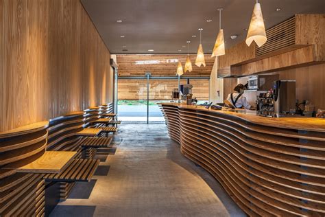 Kengo Kuma Designs a Dramatically Vaulted Cafe to Evoke Japan's Sloping Tottori Sand Dunes ...