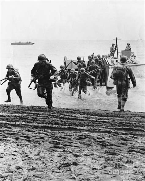 Guadalcanal Landing During World War II Photograph by Bettmann - Fine Art America