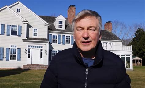 Alec Baldwin Tries to Sell His Mansion on YouTube | Weekly Real Estate News