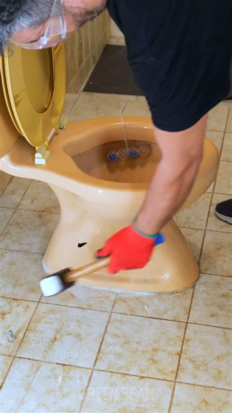 The process of toilet replacement! [Video] | Diy home repair, Easy diy ...