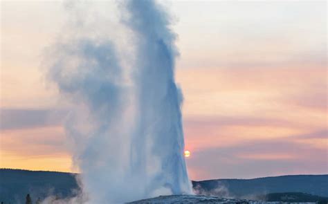 Yellowstone: Opening and Closing Dates, Seasons & Hours