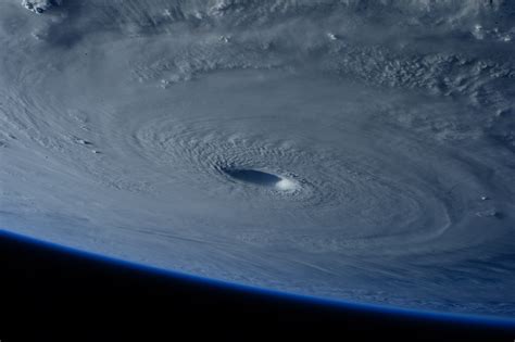 Eye of the Hurricane image - Free stock photo - Public Domain photo - CC0 Images