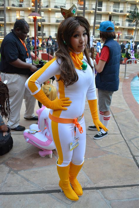 Princess Daisy Mario Kart Cosplay by chow11 on DeviantArt