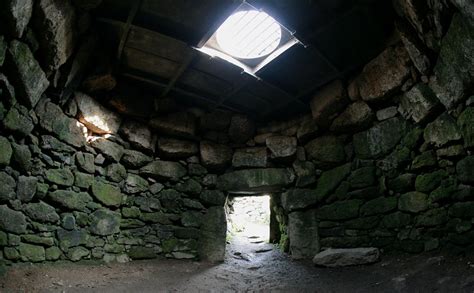 Carn Euny Chamber | Cornwall Guide Images