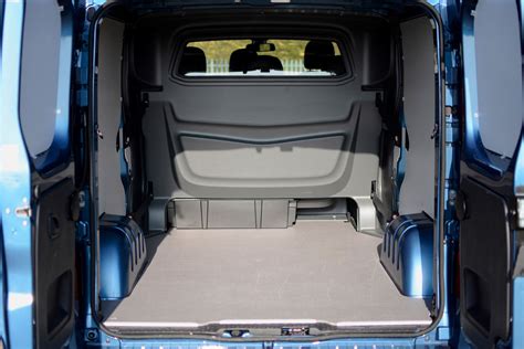 Vauxhall Vivaro van review (2014-2019) | Parkers