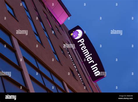 Premier inn logo fotografías e imágenes de alta resolución - Alamy
