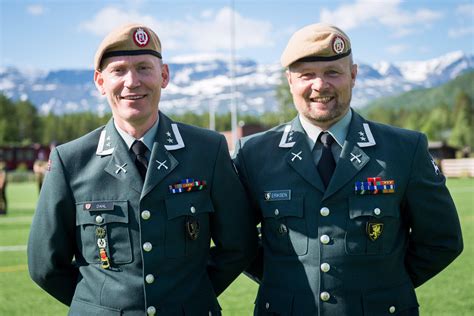 Norwegian Army service dress uniform : r/uniformporn