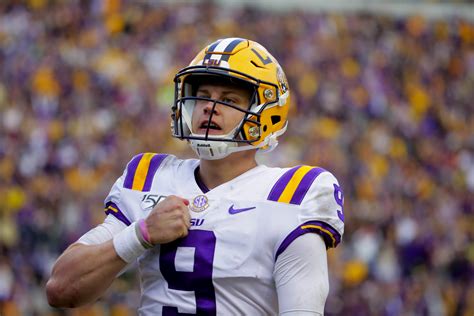 Heisman Watch: LSU Quarterback Joe Burrow's Odds Continue to Improve After Auburn Performance