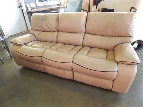 TAN LEATHER DOUBLE RECLINING SOFA - Big Valley Auction