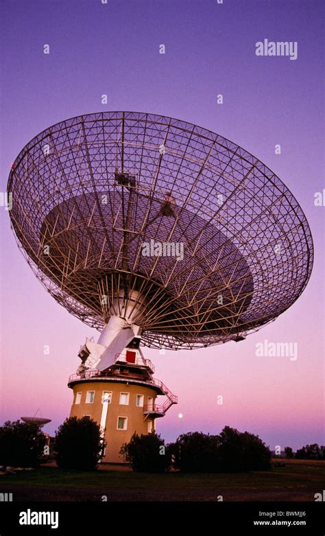 Parkes observatory telescope hi-res stock photography and images - Alamy