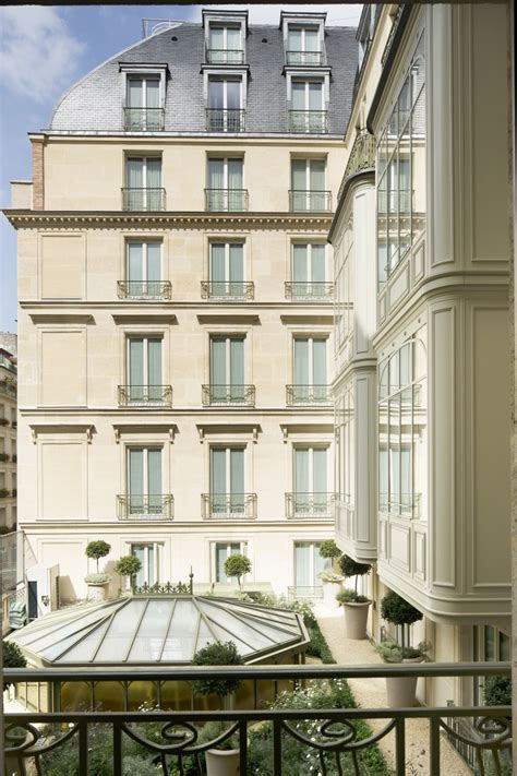 DELUXE ROOMS | HOTEL BEDFORD PARIS - LUXURY HOTEL PARIS 8 - OFFICIAL ...