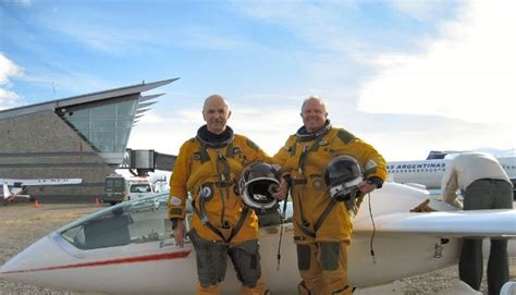 Aviation and science exploration: Soaring to the edge of space in a Glider