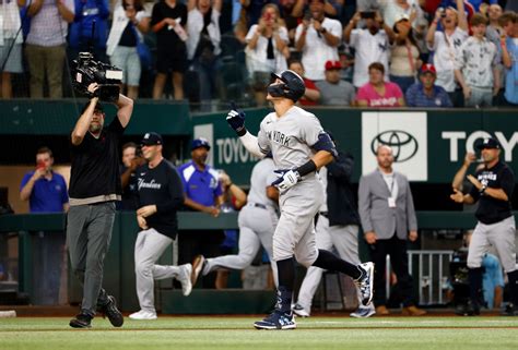 Dallas man Cory Youmans catches Aaron Judge's 62nd home run