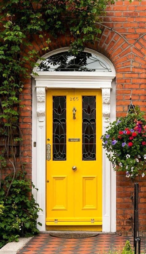 الأرض | Earth on Twitter: "اللون الأصفر يزيد من جمال الحياة 💛… " Best Front Door Colors, Yellow ...