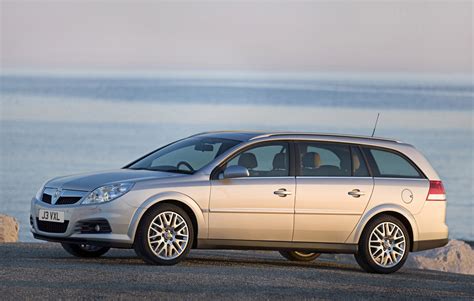 Vauxhall Vectra Estate Review (2005 - 2008) | Parkers