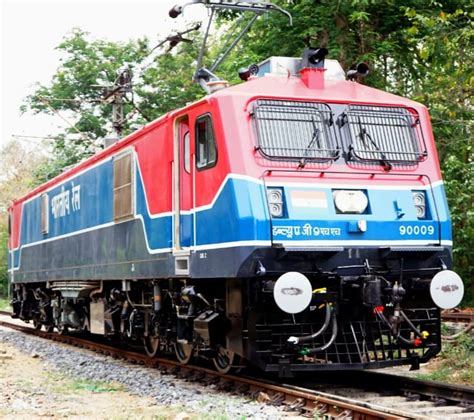 'Nava Utkarsh': CLW Unveils 9000 hp WAG-9HH Locomotive