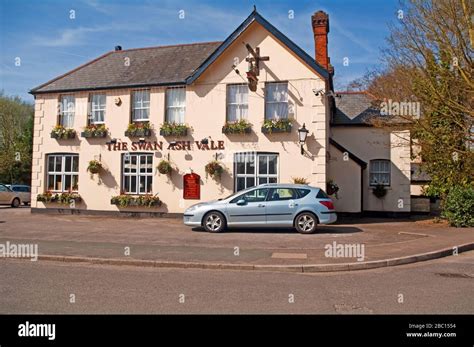 Ash Vale, Surrey, The Swan Pub Stock Photo - Alamy