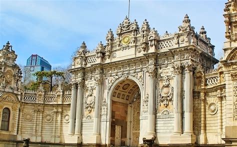 Dolmabahce Palace | A Glimpse Into Ottoman Splendor