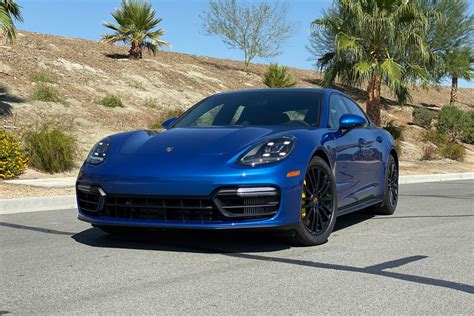 2019 Porsche Panamera GTS is a luxurious cruiser with power and poise - CNET