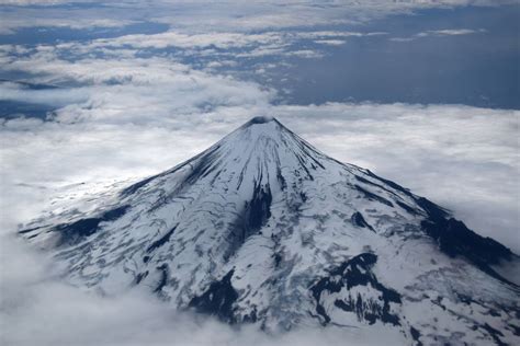 Aleutian Islands volcano erupts, sending ash cloud over Bering Sea - Anchorage Daily News