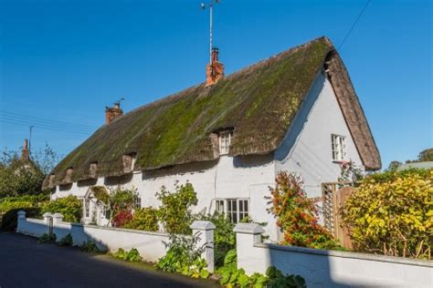 Avebury village, Wiltshire| History and the Henge