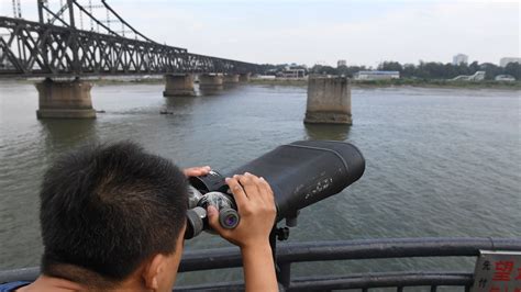 Chinese North Koreans provide bridge to outside world