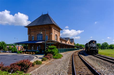 Train station in Bristol, Virginia | Tom Dills Photography Blog