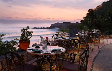 Ixtapa Restaurants and Bars | Las Brisas Ixtapa | Luxury Mexico Resort