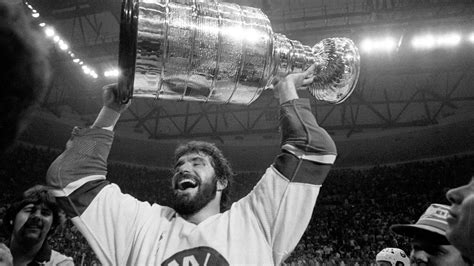 Clark Gillies, 67, Rugged Star on Islanders’ Championship Teams, Dies - The New York Times