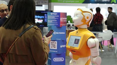 ARI at IOT SWC: social event host meets the King - PAL Robotics Blog