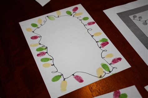 Sara vs. Sarah: Thumbprint Art - Christmas Lights Picture Tutorial