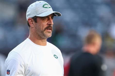 NFL Fans Are Overjoyed With Aaron Rodgers' Surgery Update