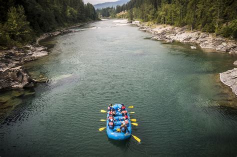 A group of rafters on the river image - Free stock photo - Public Domain photo - CC0 Images